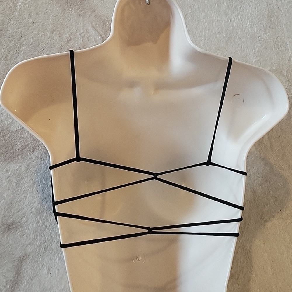 Strappy Back Sportsbra Bra Bralette Black NEW! OS Fp